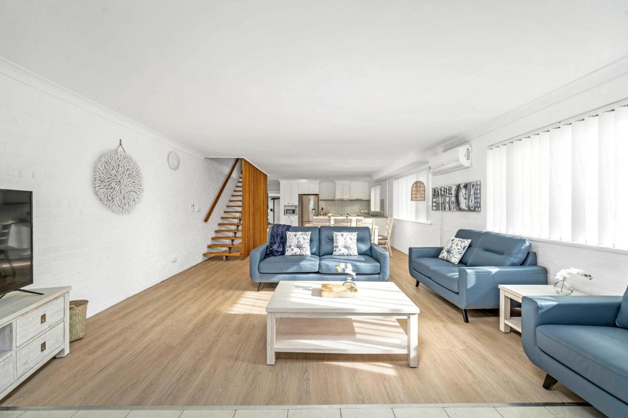 Husky 56 Beachfront Villa'S - Great Location On The Beach Гаскіссон Екстер'єр фото