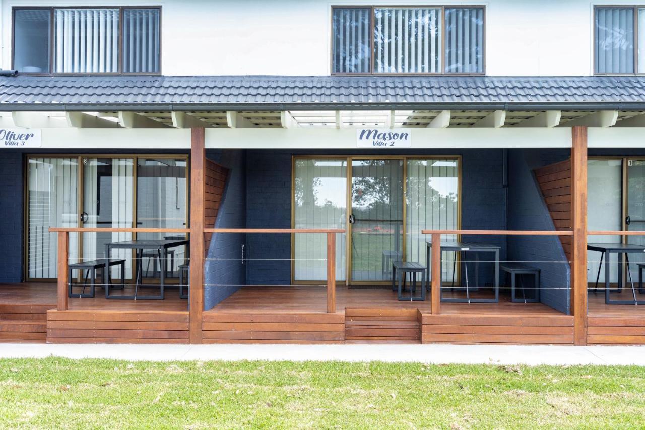Husky 56 Beachfront Villa'S - Great Location On The Beach Гаскіссон Екстер'єр фото